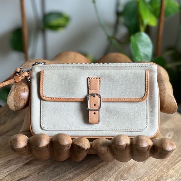 Coach Handbags - Coach SoHo Hampton Wristlet in Beige Canvas EUC